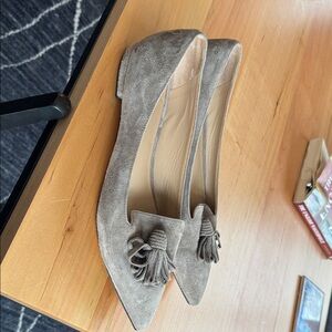 Chic Tassel Suede Loafers in Taupe